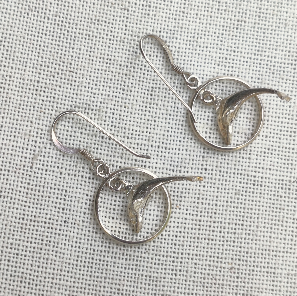 🐬 Vintage sterling 3D dolphin ju.ping through hoop earrings - Picture 6 of 6